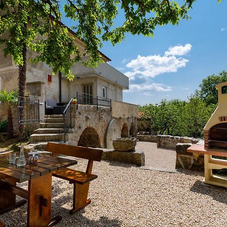 Villa Kuca Za Odmor "Na Paltu" Risika Exterior foto